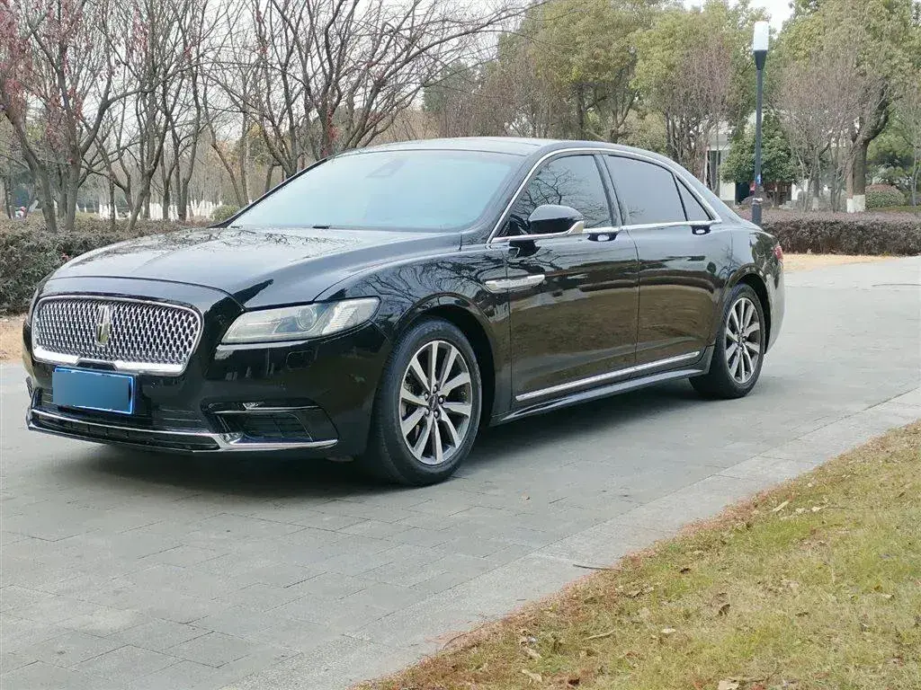 2017 Lincoln Continental 2.0T 261HP L4 6AT
