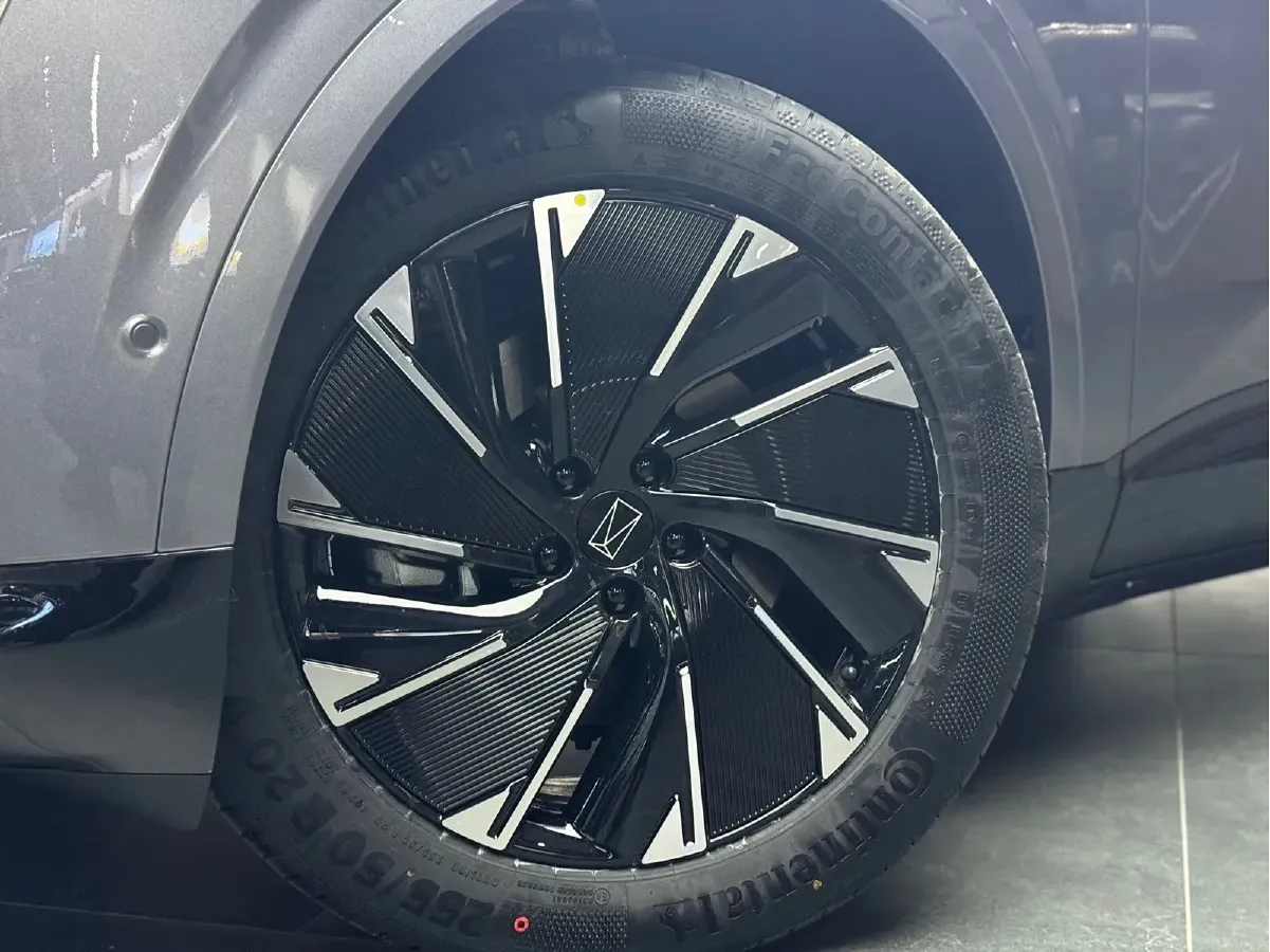 2024 Avatr 07 1.5T 156HP L4 REEV 39.05KWH,autocango,china used car exporter,china ev exporter,chinese used car exporter,chinese used ev exporter