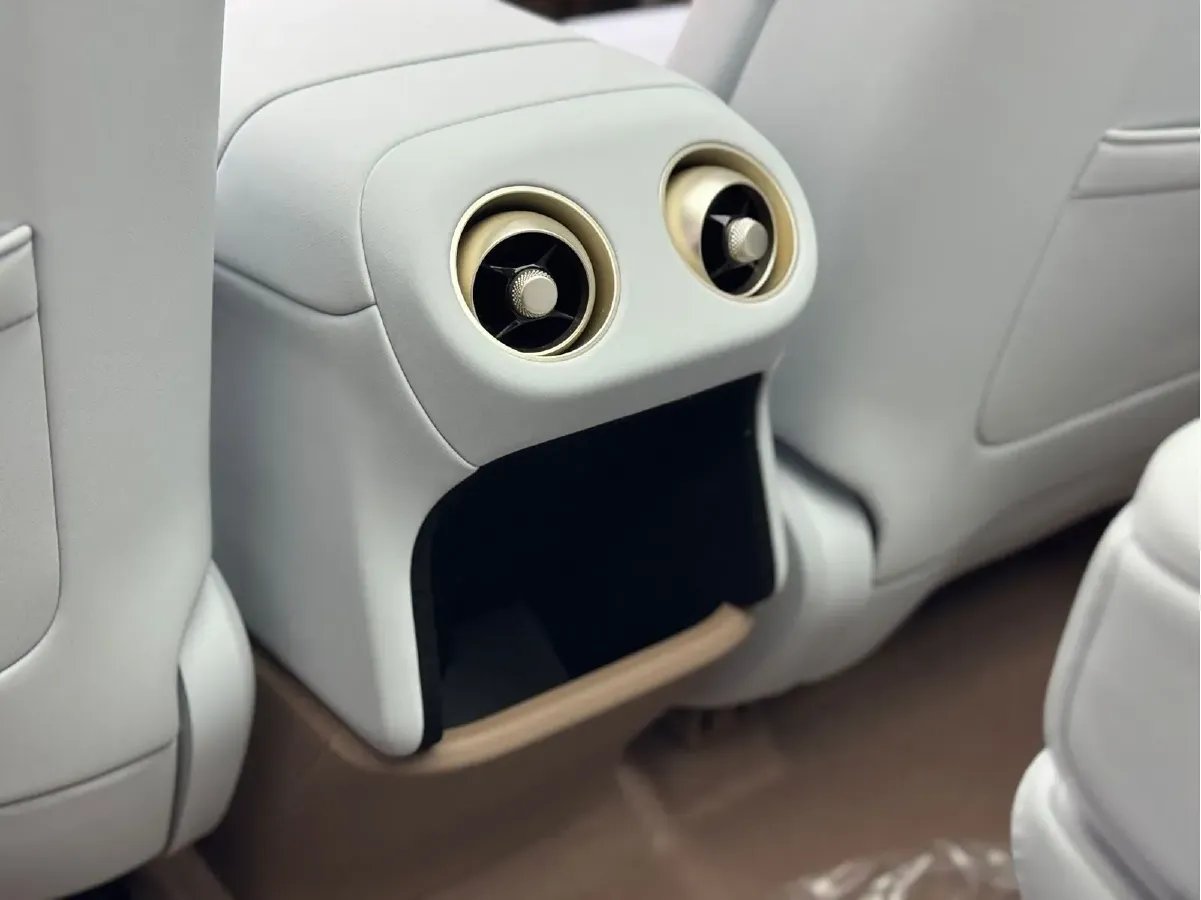 2024 Avatr 07 1.5T 156HP L4 REEV 39.05KWH,autocango,china used car exporter,china ev exporter,chinese used car exporter,chinese used ev exporter