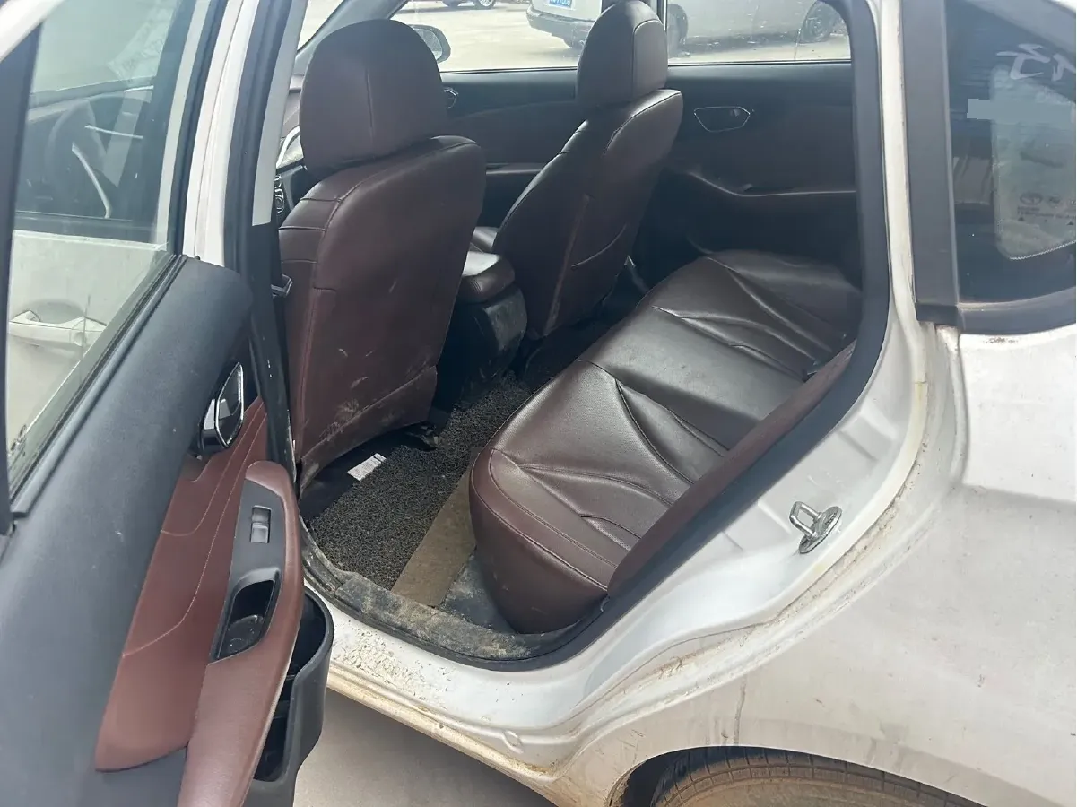 2019 Soueast A5 1.5L 120HP L4 5MT,autocango,china used car exporter,china ev exporter,chinese used car exporter,chinese used ev exporter