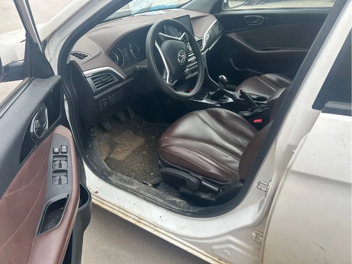 2019 Soueast A5 1.5L 120HP L4 5MT,autocango,china used car exporter,china ev exporter,chinese used car exporter,chinese used ev exporter