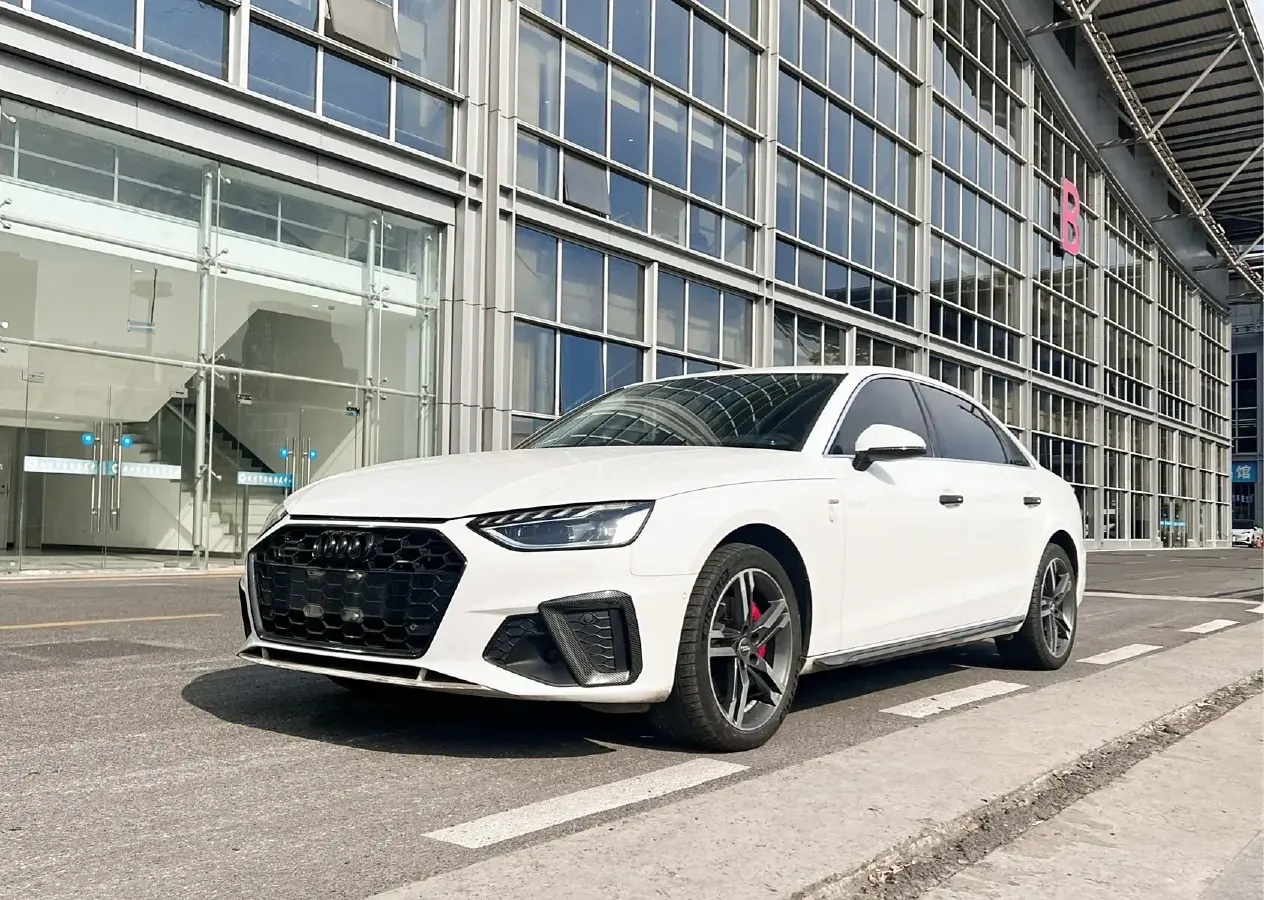 2020 Audi A4L 2.0T 190HP L4 7DCT