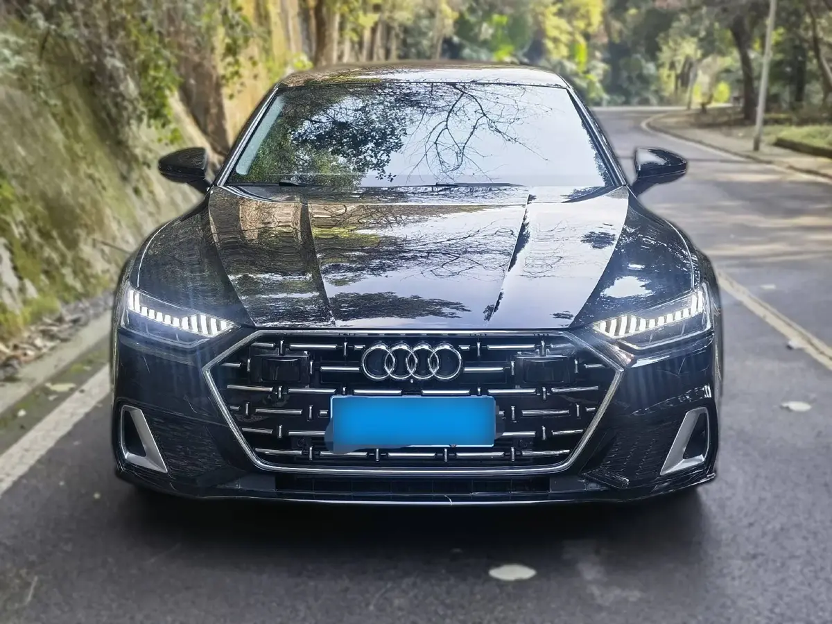 2024 Audi A7L 2.0T 245HP L4 7DCT