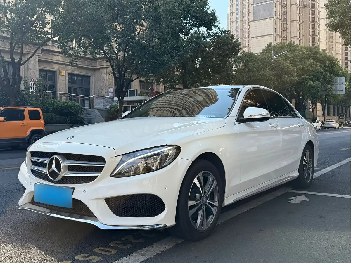 2017 Mercedes-Benz C Class 2.0T 184HP L4 7AT