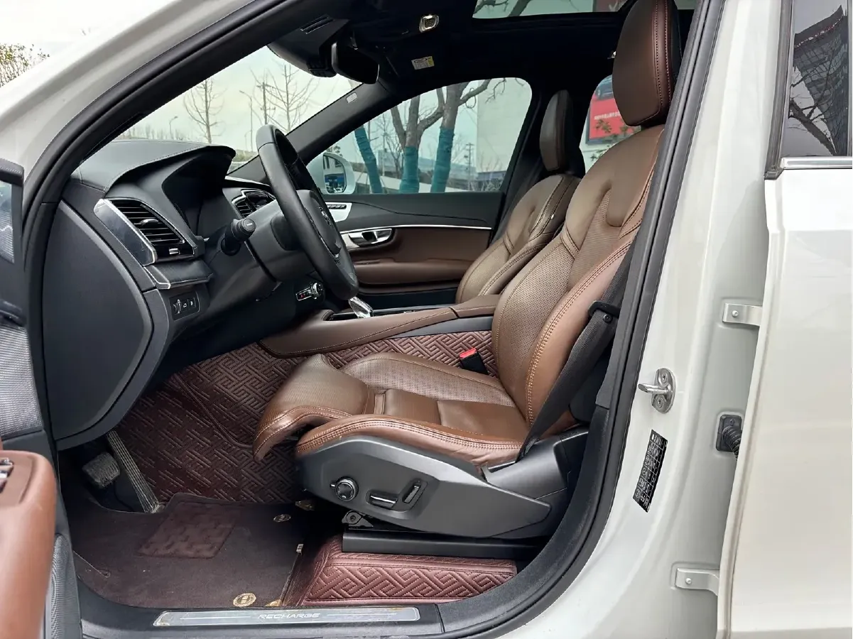 2022 Volvo XC90 PHEV 2.0T 310HP L4 8AT PHEV 18.8KWH,autocango,china used car exporter,china ev exporter,chinese used car exporter,chinese used ev exporter