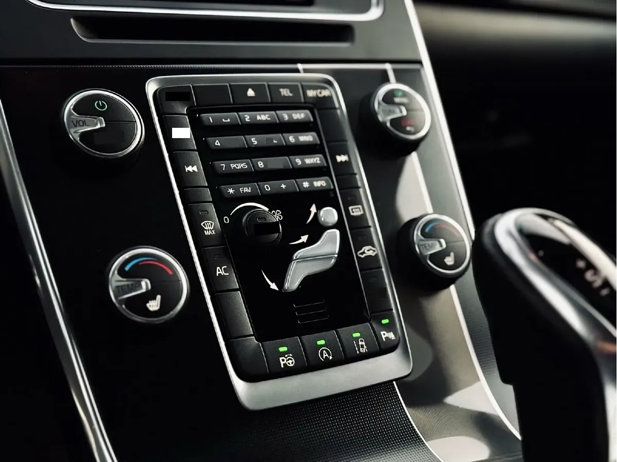 2014 Volvo V60 2.0T 245HP L4 8AT,autocango,china used car exporter,china ev exporter,chinese used car exporter,chinese used ev exporter