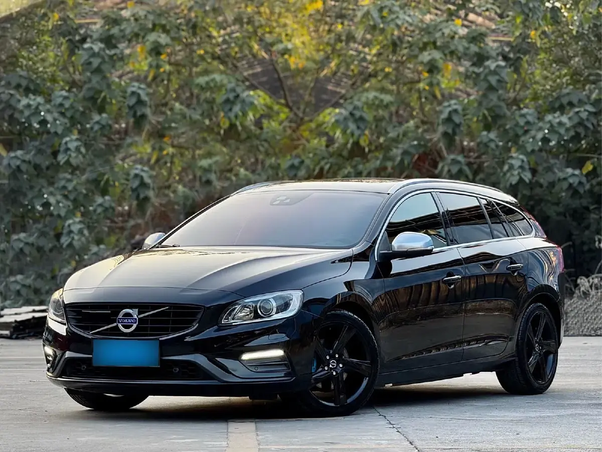 2014 Volvo V60 2.0T 245HP L4 8AT