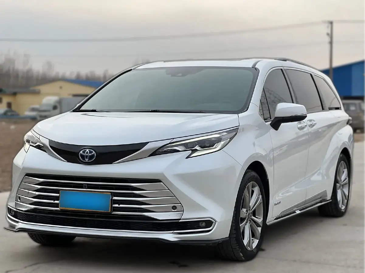 2023 Toyota Sienna 2.5L 189HP L4 E-CVT Hybrid