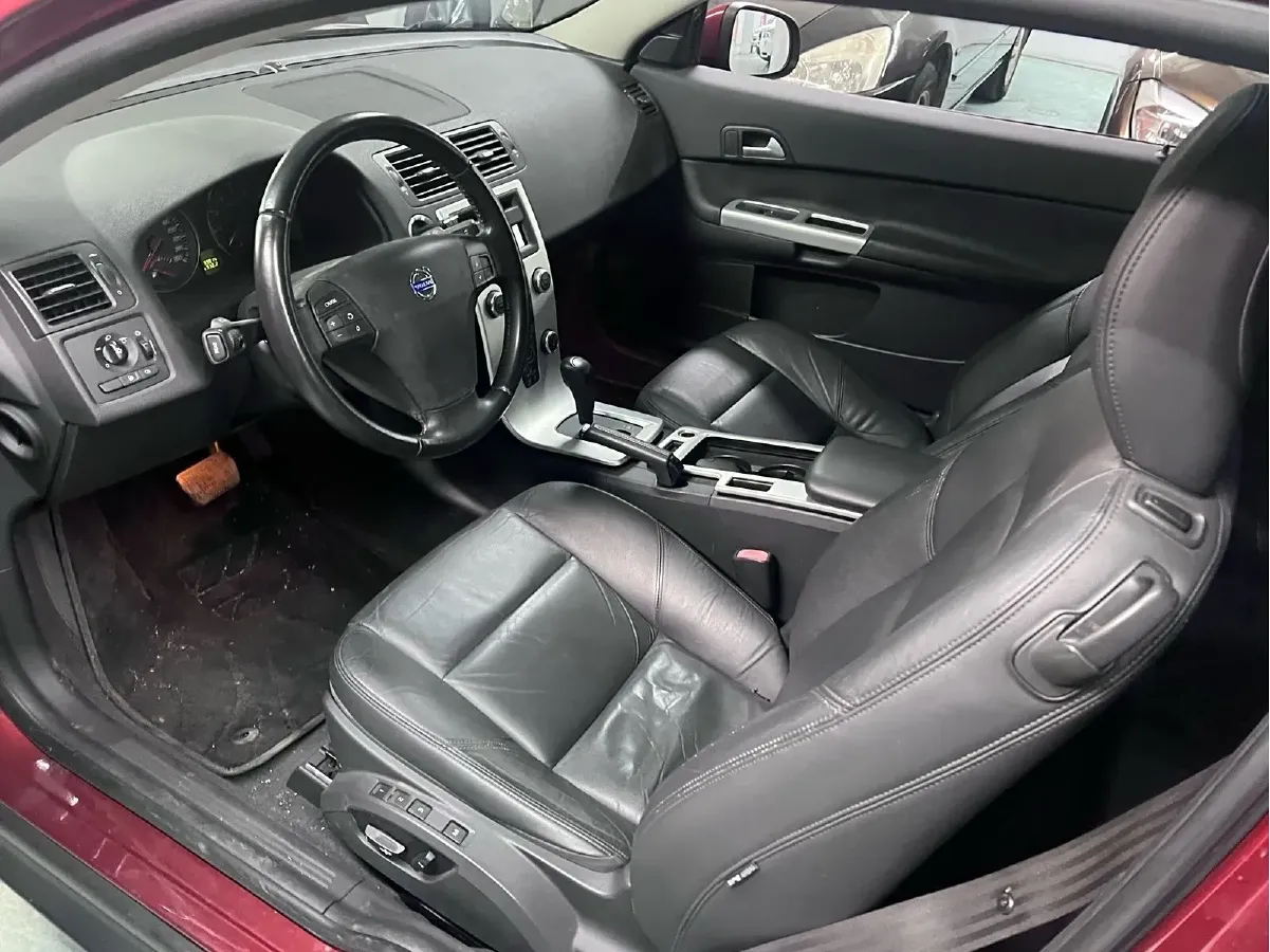 2013 Volvo C30 2.0L 145HP L4 6DCT,autocango,china used car exporter,china ev exporter,chinese used car exporter,chinese used ev exporter