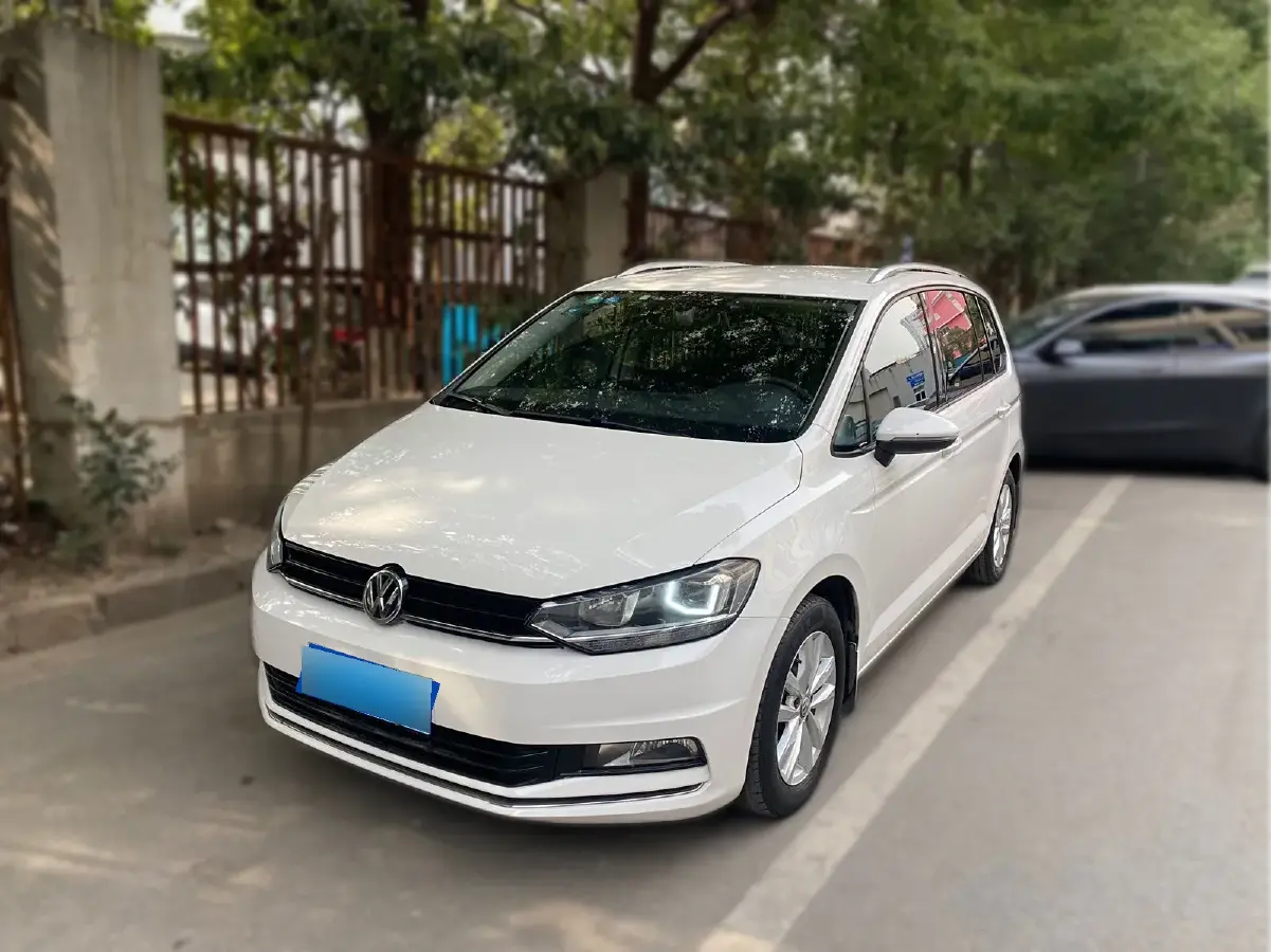 2016 Volkswagen Touran 1.4T 150HP L4 7DCT