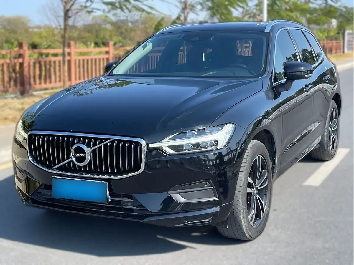 2019 Volvo XC60 2.0T 254HP L4 8AT