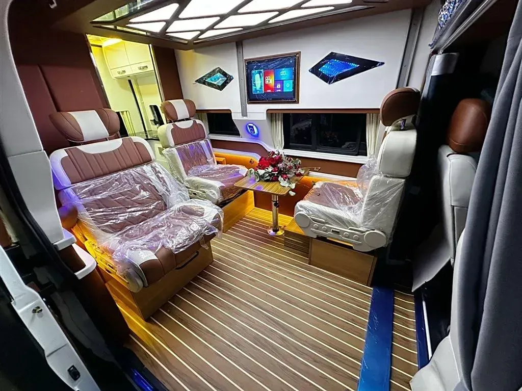 2024 Ford TransitT8 2.3T 174HP L4 8AT,autocango,china used car exporter,china ev exporter,chinese used car exporter,chinese used ev exporter