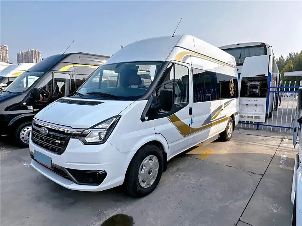 2024 Ford TransitT8 2.3T 174HP L4 8AT