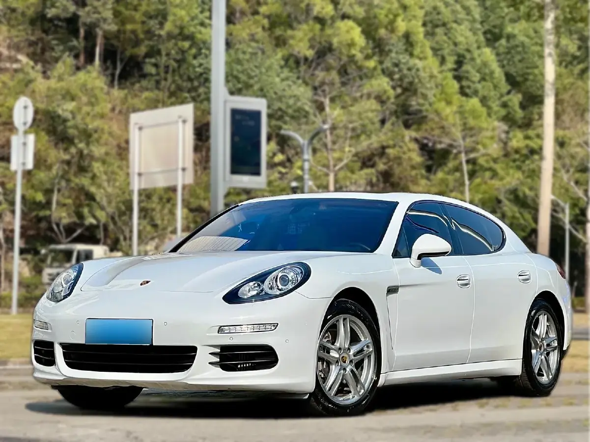 2016 Porsche Panamera 3.0T 320HP V6 7DCT