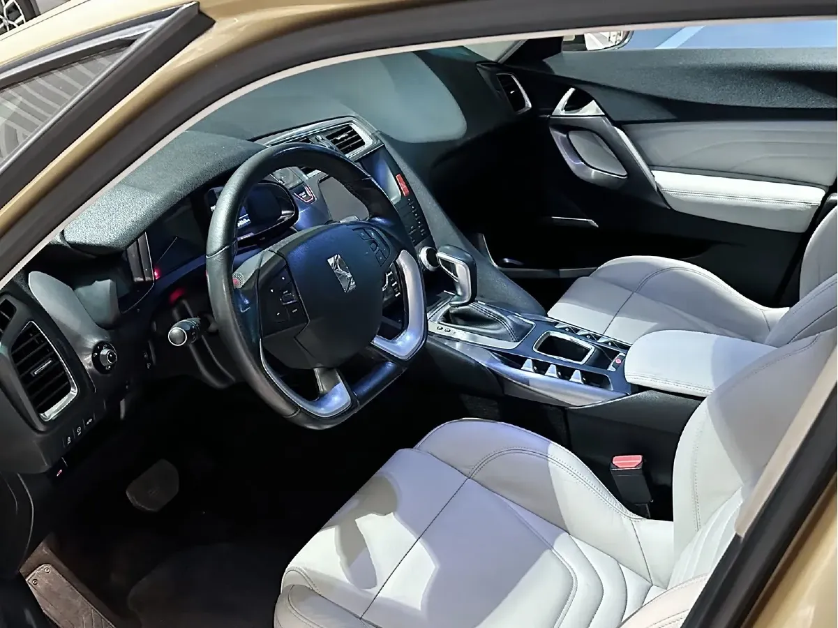 2015 DS 5 1.6T 167HP L4 6AT,autocango,china used car exporter,china ev exporter,chinese used car exporter,chinese used ev exporter