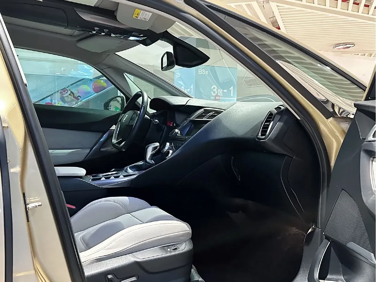 2015 DS 5 1.6T 167HP L4 6AT,autocango,china used car exporter,china ev exporter,chinese used car exporter,chinese used ev exporter