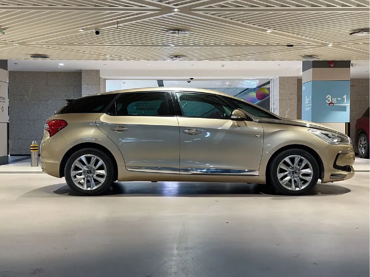 2015 DS 5 1.6T 167HP L4 6AT,autocango,china used car exporter,china ev exporter,chinese used car exporter,chinese used ev exporter