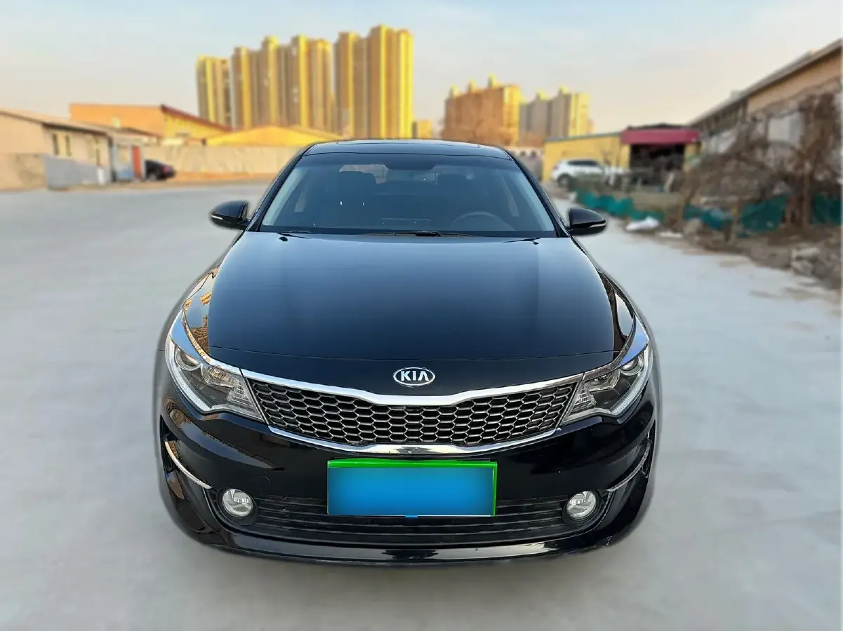 2016 Kia K5 2.0L 161HP L4 6AT