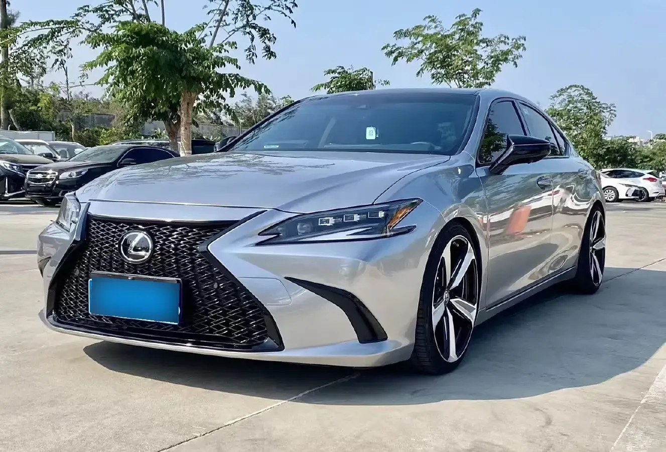 2024 Lexus ES 2.0L 173HP L4 CVT