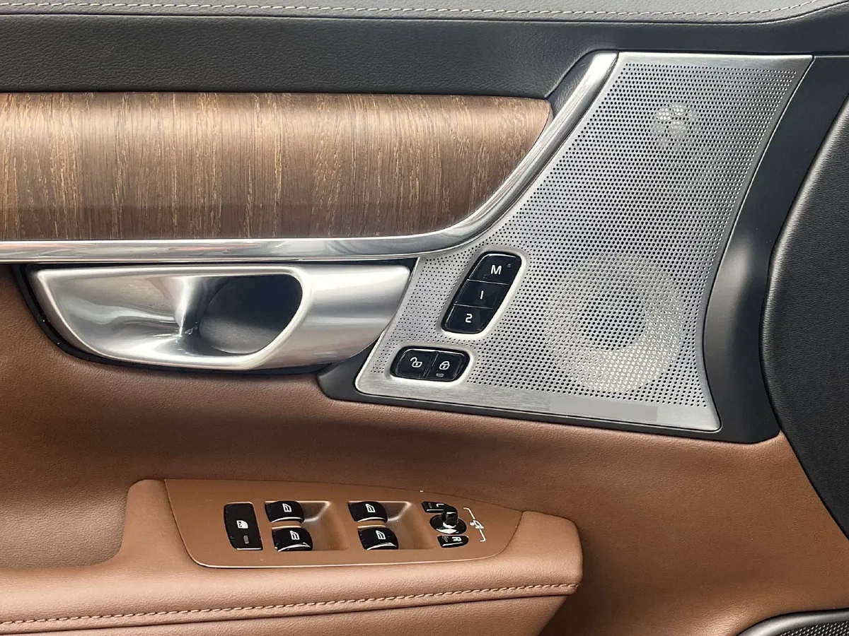 2024 Volvo V90 2.0T 250HP L4 8AT,autocango,china used car exporter,china ev exporter,chinese used car exporter,chinese used ev exporter