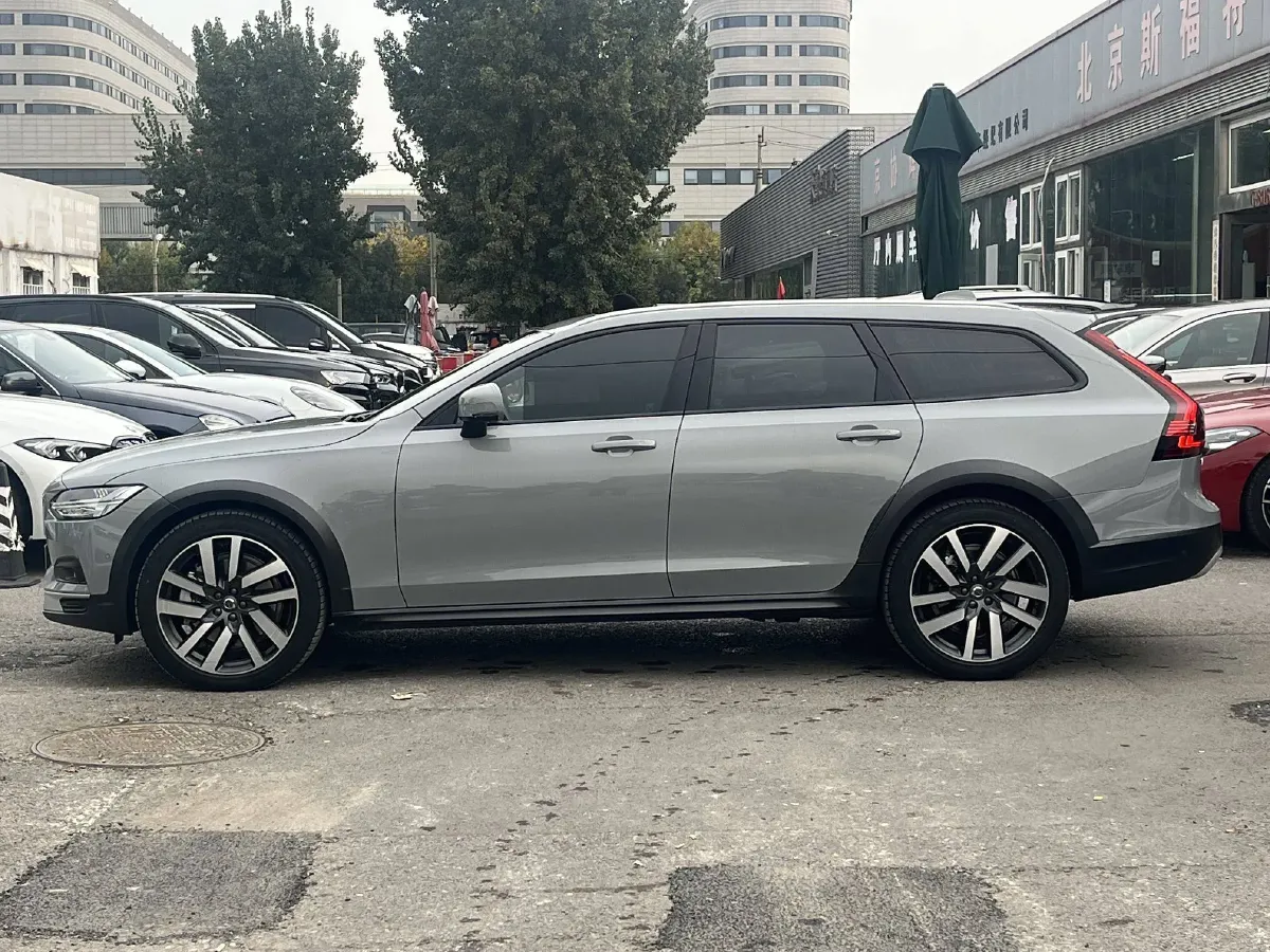 2024 Volvo V90 2.0T 250HP L4 8AT,autocango,china used car exporter,china ev exporter,chinese used car exporter,chinese used ev exporter