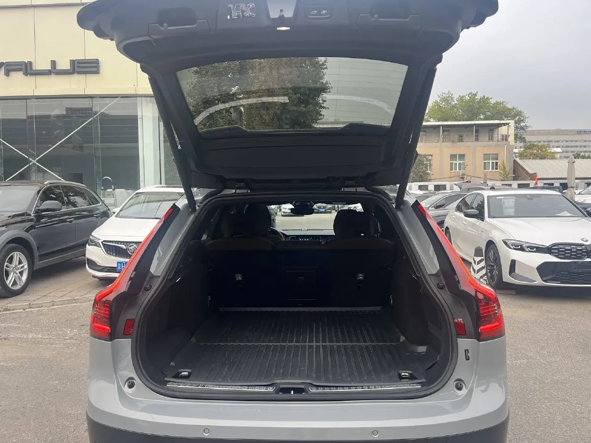 2024 Volvo V90 2.0T 250HP L4 8AT,autocango,china used car exporter,china ev exporter,chinese used car exporter,chinese used ev exporter