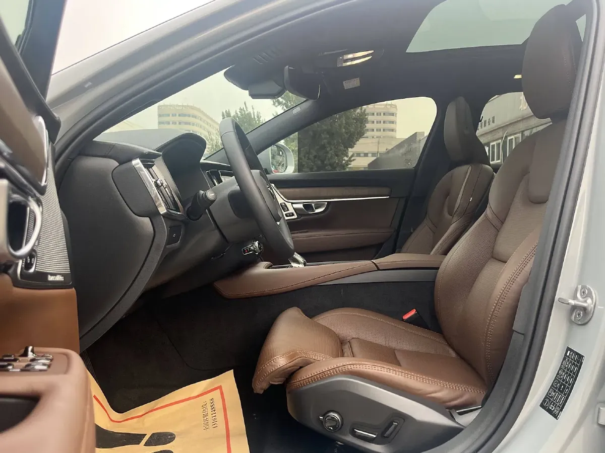 2024 Volvo V90 2.0T 250HP L4 8AT,autocango,china used car exporter,china ev exporter,chinese used car exporter,chinese used ev exporter