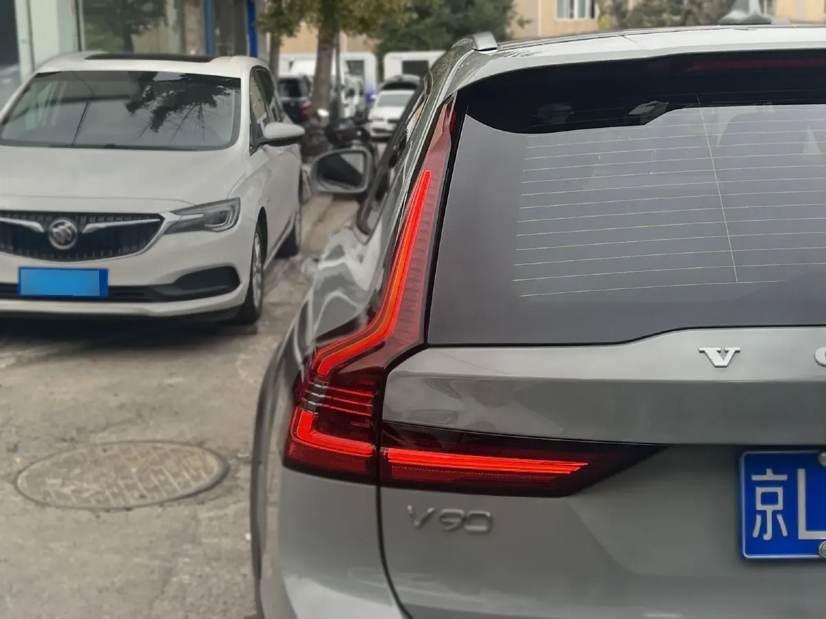 2024 Volvo V90 2.0T 250HP L4 8AT,autocango,china used car exporter,china ev exporter,chinese used car exporter,chinese used ev exporter