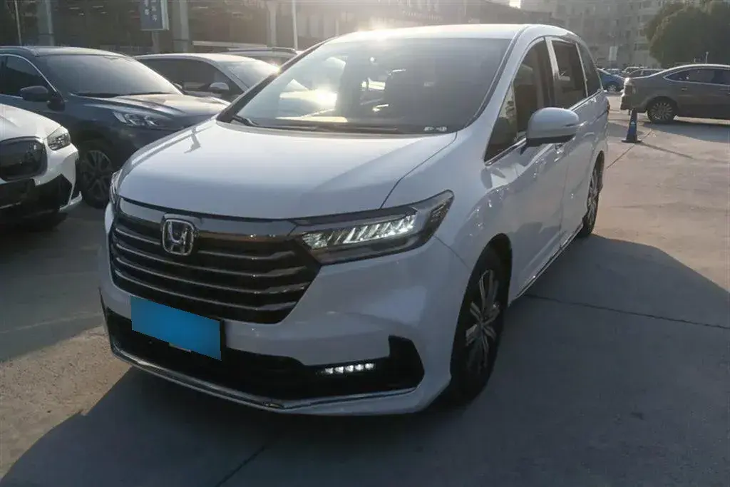 2022 Honda Odyssey 2.0L 146HP L4 E-CVT Hybrid