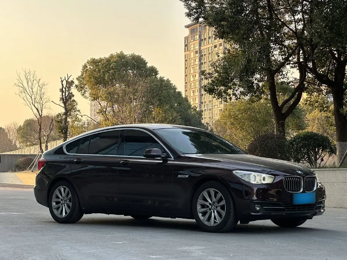 2014 BMW 5 Series GT 2.0T 245HP L4 8AT