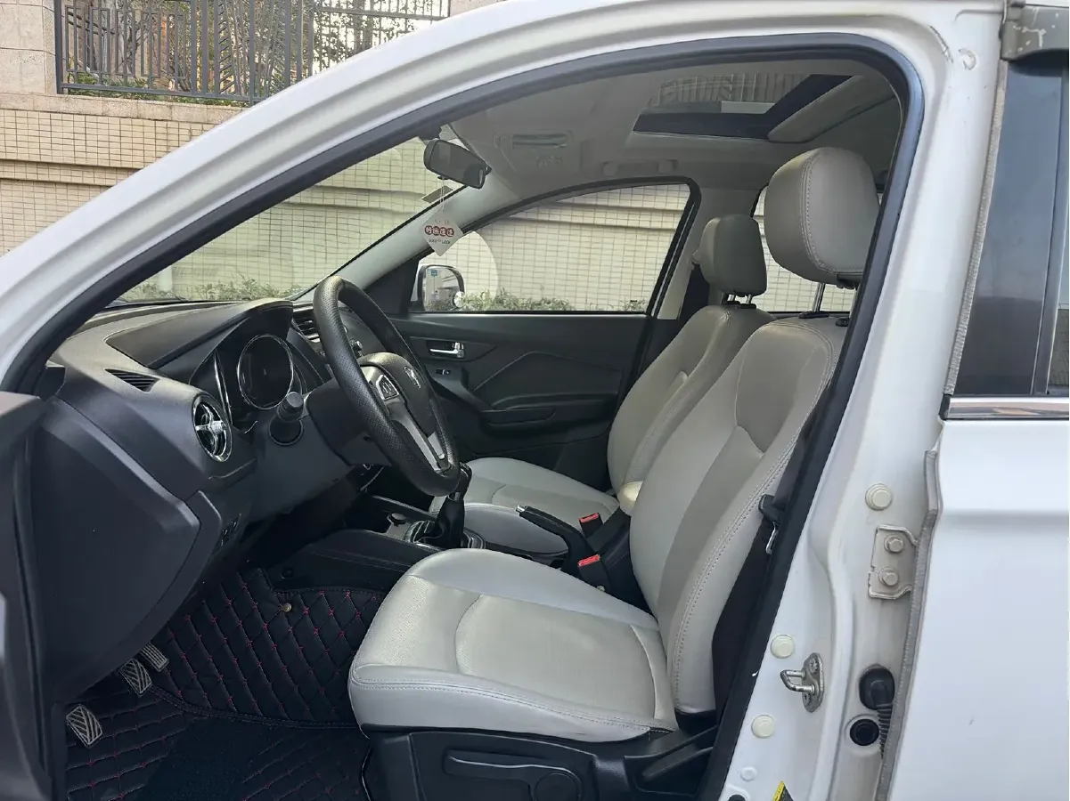 2017 BAIC Hyosow S3 1.5L 113HP L4 5MT,autocango,china used car exporter,china ev exporter,chinese used car exporter,chinese used ev exporter