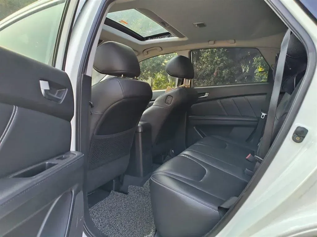 2017 Luxgen 6 SUV 1.8T 180HP L4 6AT,autocango,china used car exporter,china ev exporter,chinese used car exporter,chinese used ev exporter