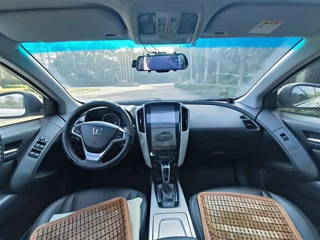 2017 Luxgen 6 SUV 1.8T 180HP L4 6AT,autocango,china used car exporter,china ev exporter,chinese used car exporter,chinese used ev exporter