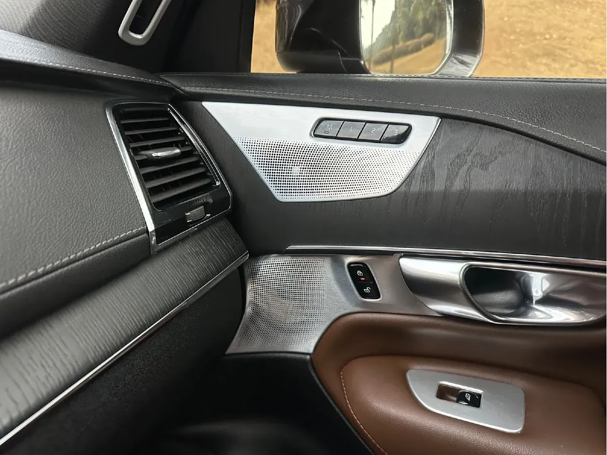 2021 Volvo XC90 PHEV 2.0T 303HP L4 8AT PHEV 11.6KWH,autocango,china used car exporter,china ev exporter,chinese used car exporter,chinese used ev exporter