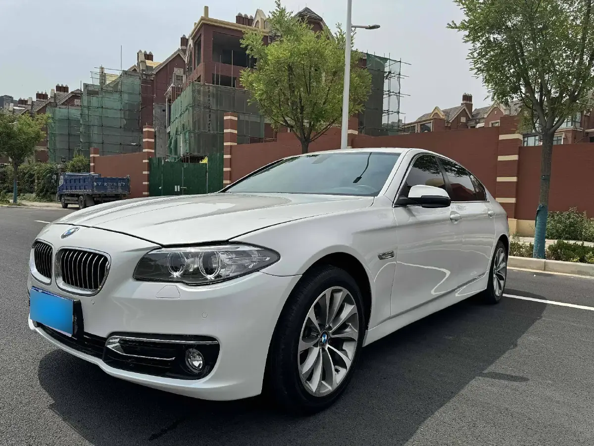 2017 BMW 5 Series 2.0T 184HP L4 8AT