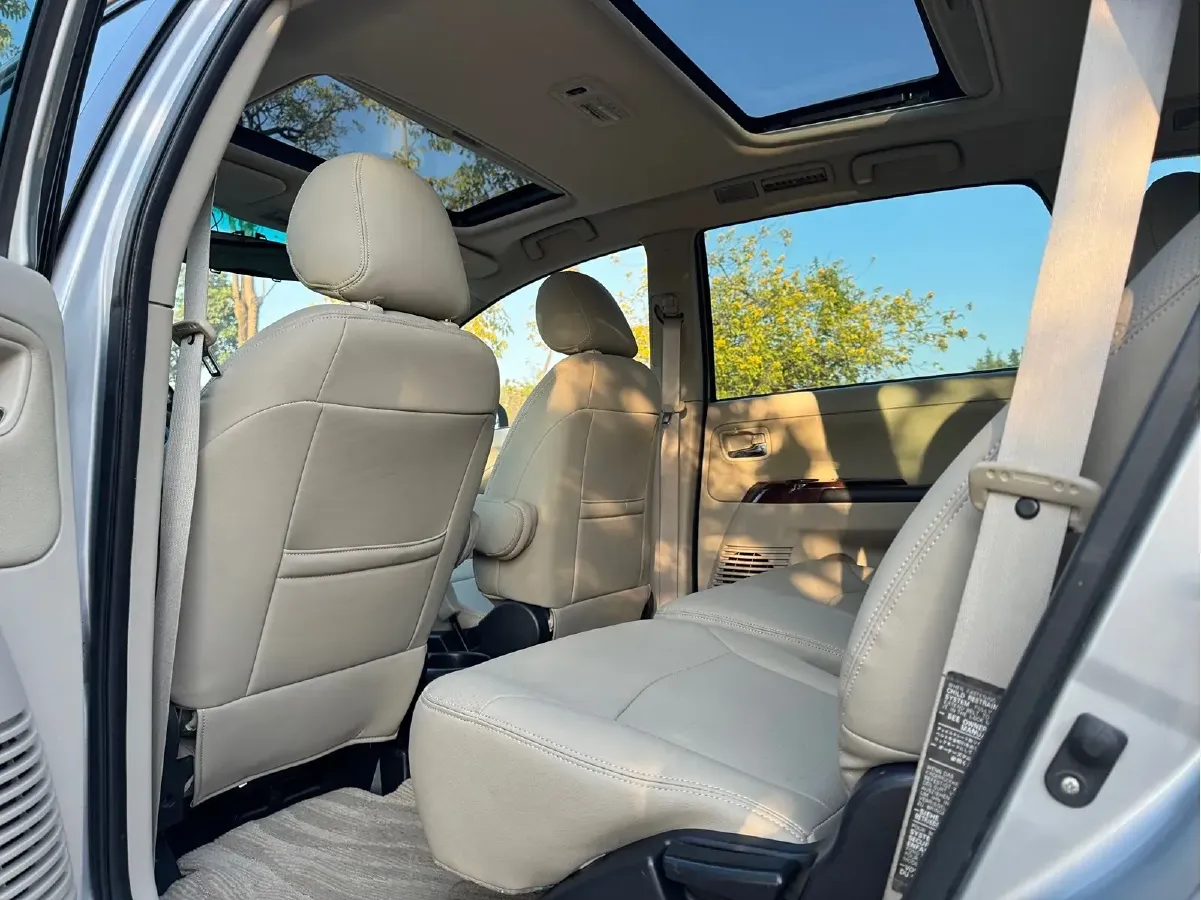 2009 Mitsubishi Grandis 2.4L 165HP L4 4AT,autocango,china used car exporter,china ev exporter,chinese used car exporter,chinese used ev exporter