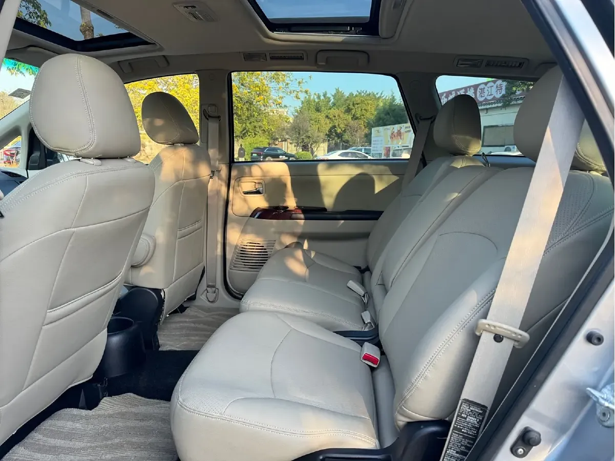 2009 Mitsubishi Grandis 2.4L 165HP L4 4AT,autocango,china used car exporter,china ev exporter,chinese used car exporter,chinese used ev exporter