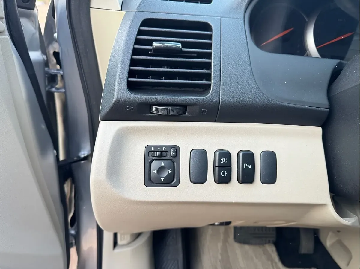 2009 Mitsubishi Grandis 2.4L 165HP L4 4AT,autocango,china used car exporter,china ev exporter,chinese used car exporter,chinese used ev exporter