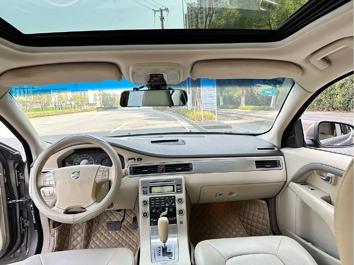 2009 Volvo S80L 2.5T 200HP L5 6AT,autocango,china used car exporter,china ev exporter,chinese used car exporter,chinese used ev exporter