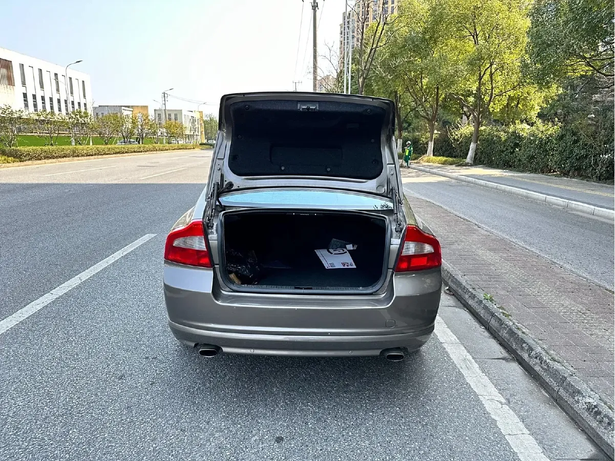 2009 Volvo S80L 2.5T 200HP L5 6AT,autocango,china used car exporter,china ev exporter,chinese used car exporter,chinese used ev exporter