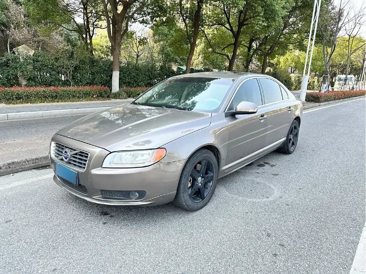 2009 Volvo S80L 2.5T 200HP L5 6AT