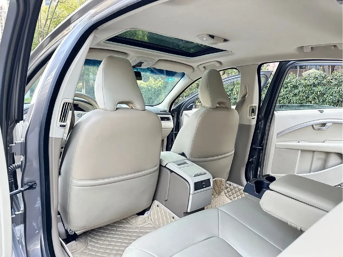 2009 Volvo S80L 2.5T 200HP L5 6AT,autocango,china used car exporter,china ev exporter,chinese used car exporter,chinese used ev exporter