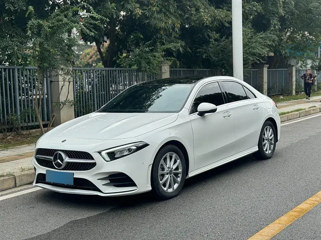 2021 Mercedes-Benz A Class 1.3T 163HP L4 7DCT