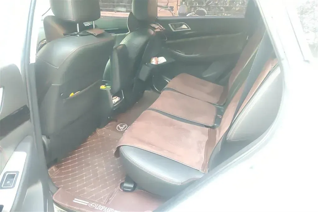 2017 Leopaard CS10 1.5T 150HP L4 5MT,autocango,china used car exporter,china ev exporter,chinese used car exporter,chinese used ev exporter