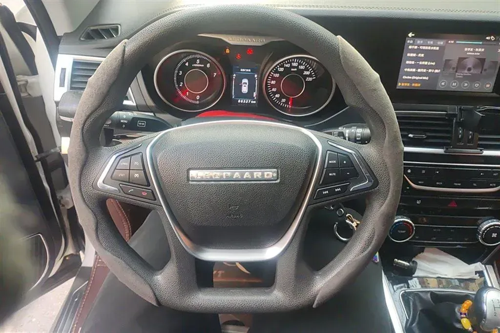 2017 Leopaard CS10 1.5T 150HP L4 5MT,autocango,china used car exporter,china ev exporter,chinese used car exporter,chinese used ev exporter