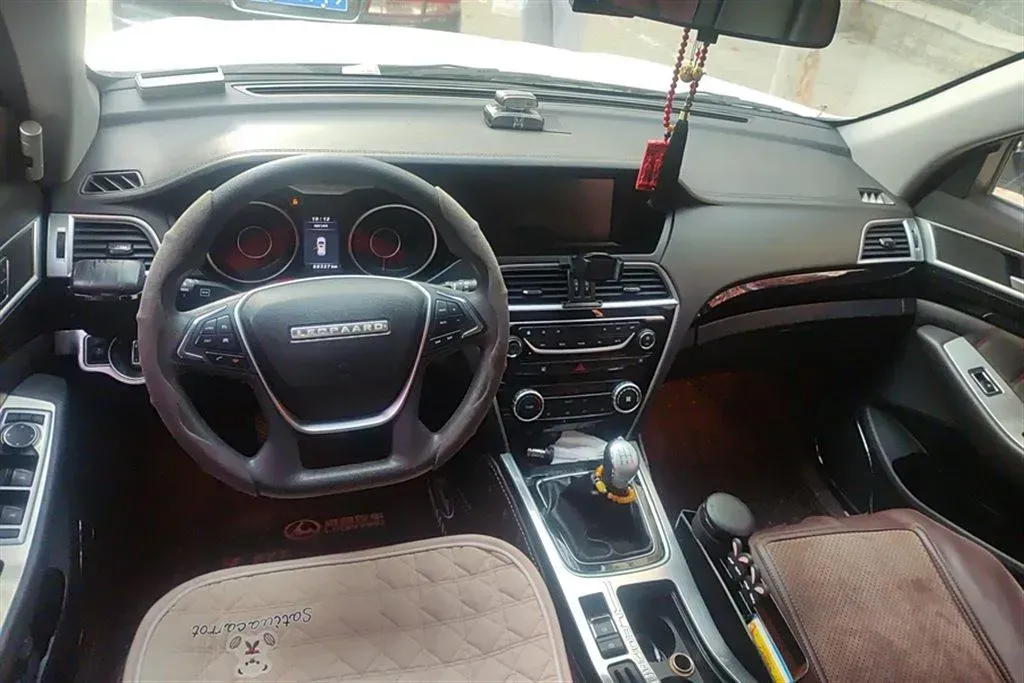 2017 Leopaard CS10 1.5T 150HP L4 5MT,autocango,china used car exporter,china ev exporter,chinese used car exporter,chinese used ev exporter