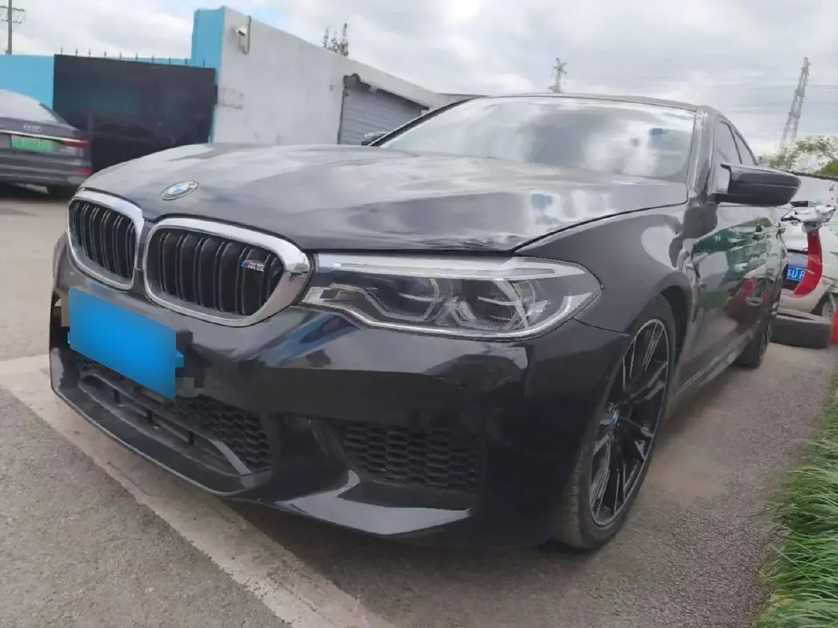 2018 BMW M5 4.4T 600HP V8 8AT