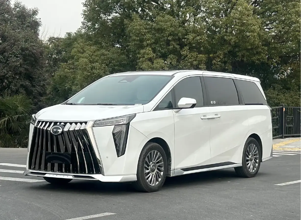 2023 GAC Trumpchi M8 2.0T 190HP L4 E-CVT Hybrid