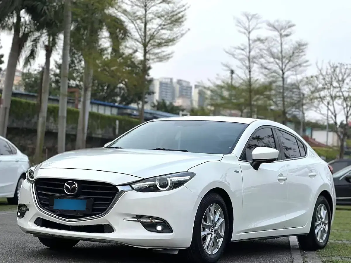 2017 Mazda 3 Axela 1.5L 117HP L4 6AT