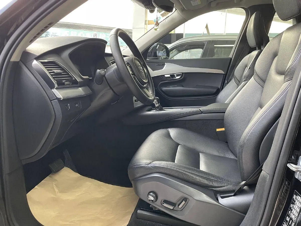 2018 Volvo XC90 2.0T 320HP L4 8AT,autocango,china used car exporter,china ev exporter,chinese used car exporter,chinese used ev exporter